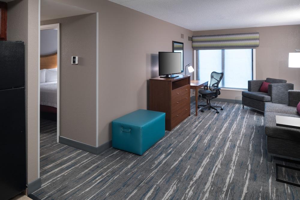 Hampton Inn & Suites Chicago North Shore Skokie Exterior photo