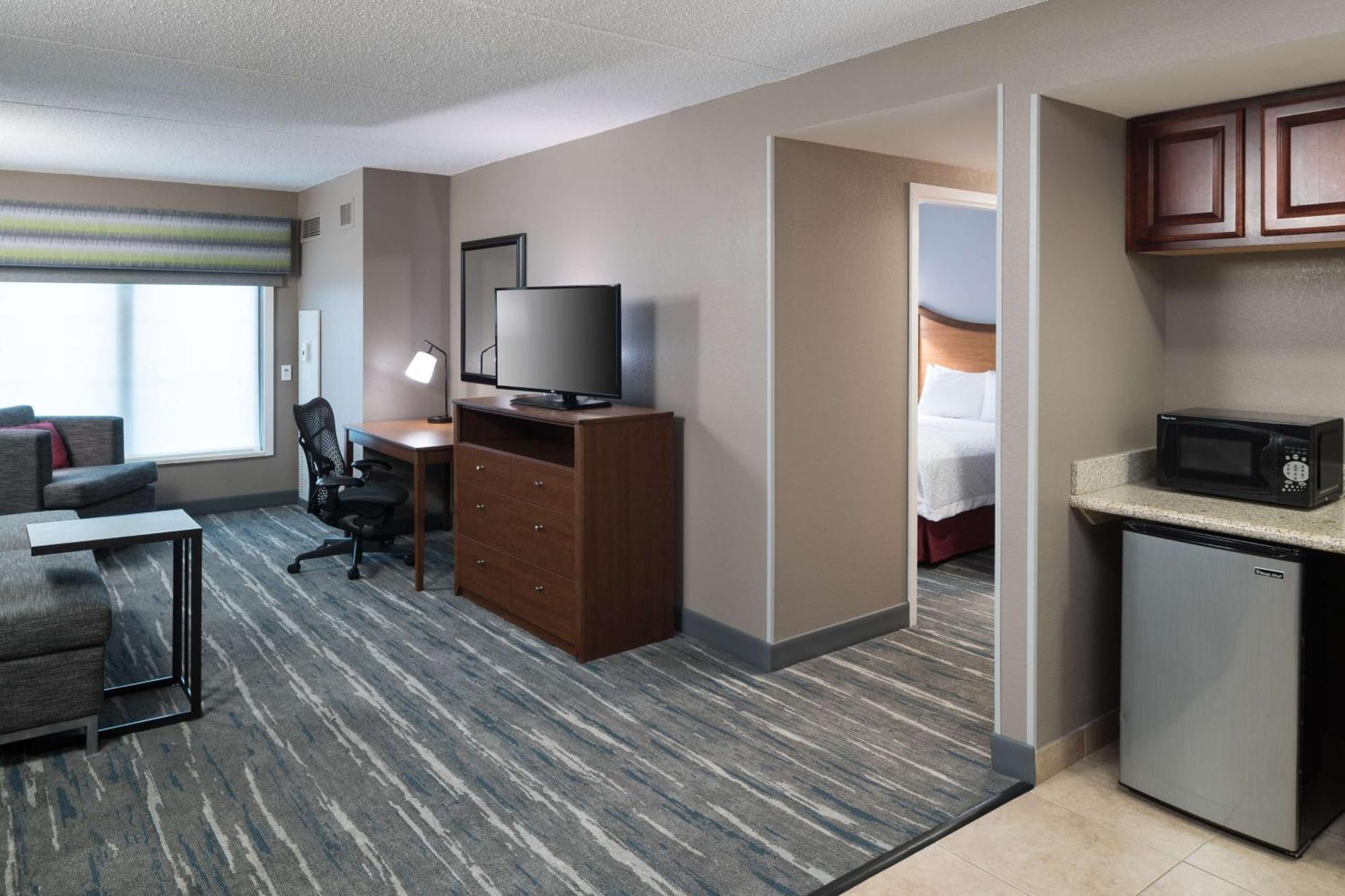Hampton Inn & Suites Chicago North Shore Skokie Exterior photo